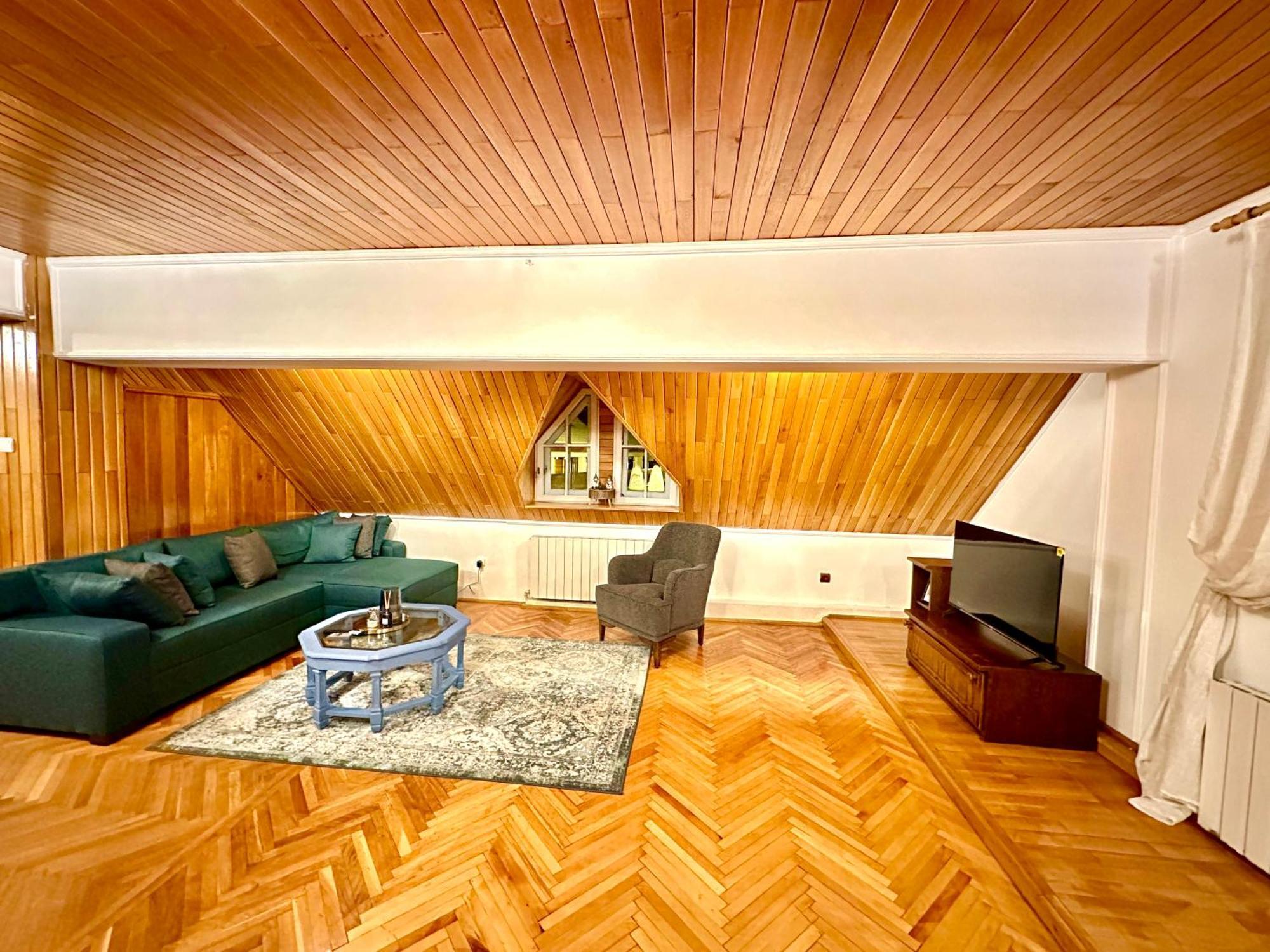 Pine Peak Apartments Предеал Екстериор снимка