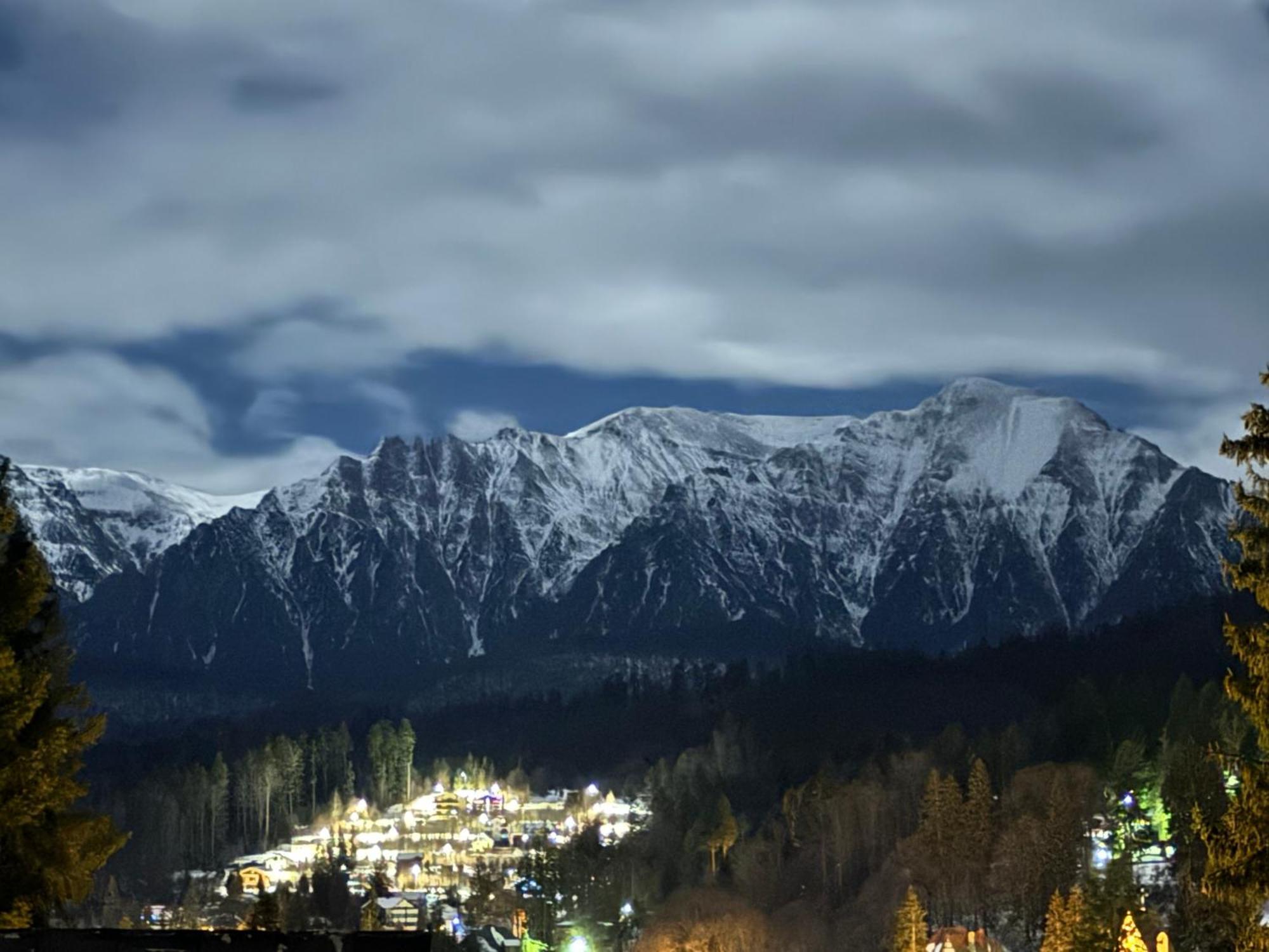 Pine Peak Apartments Предеал Екстериор снимка