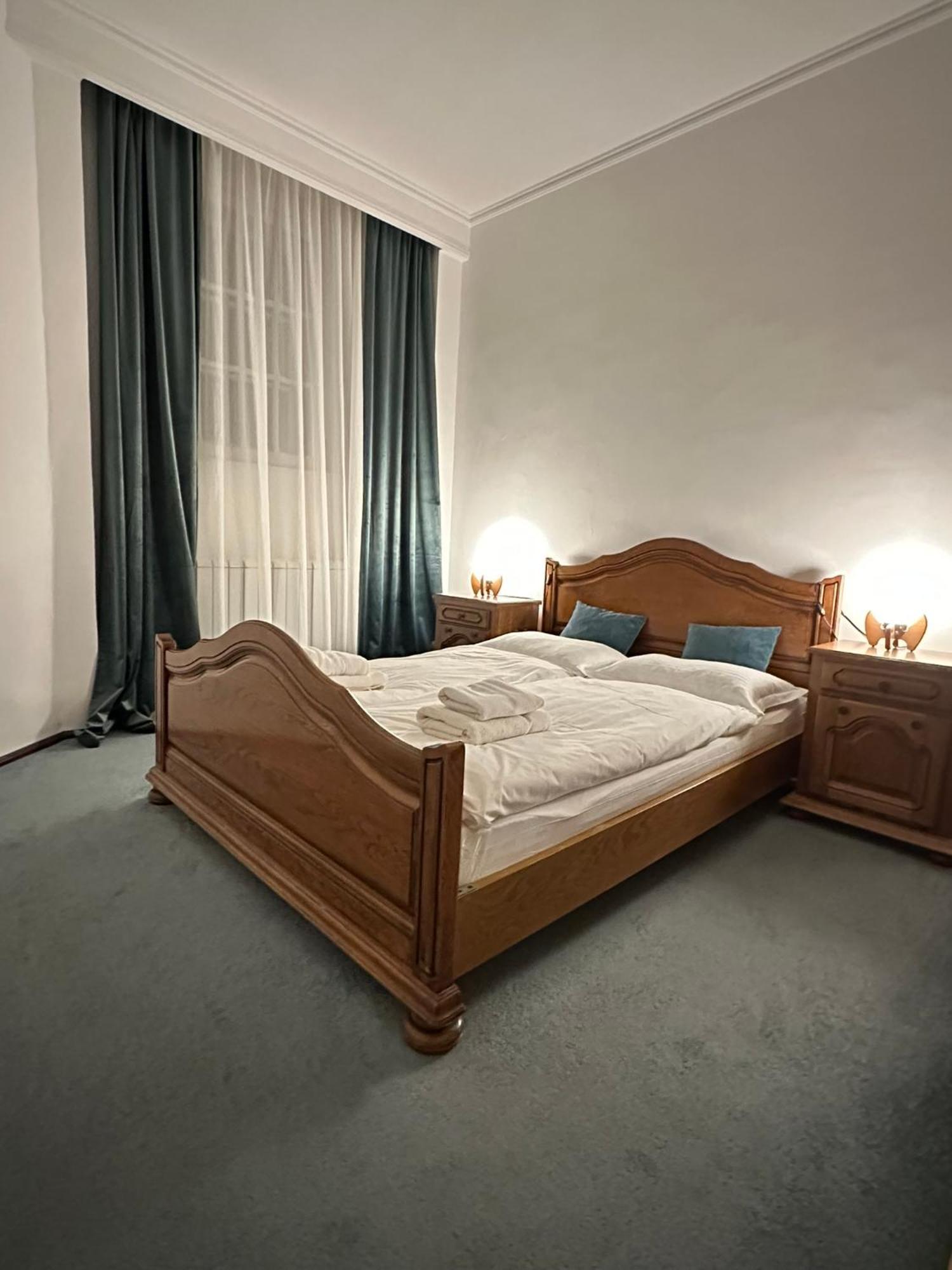 Pine Peak Apartments Предеал Екстериор снимка