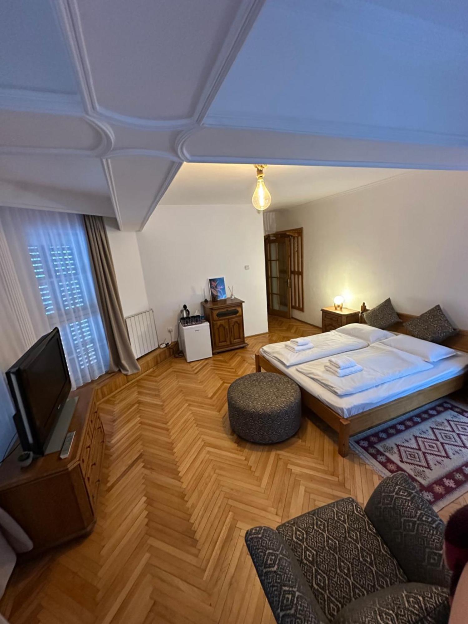 Pine Peak Apartments Предеал Екстериор снимка