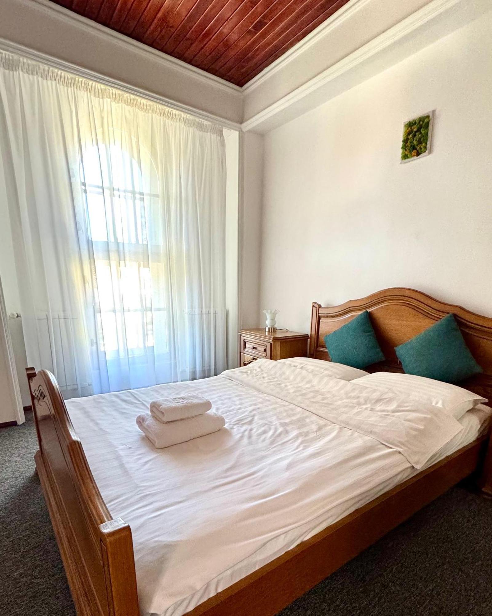 Pine Peak Apartments Предеал Екстериор снимка